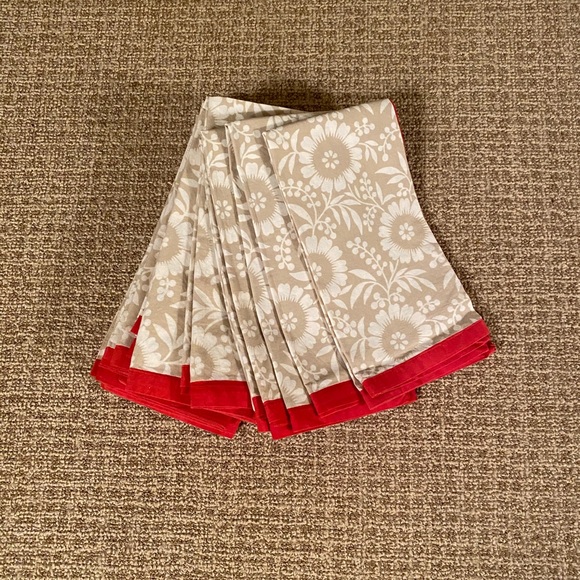 NWT Fete 4 Napkins Tan, White, & Red. 100% Cotton. - Picture 1 of 4